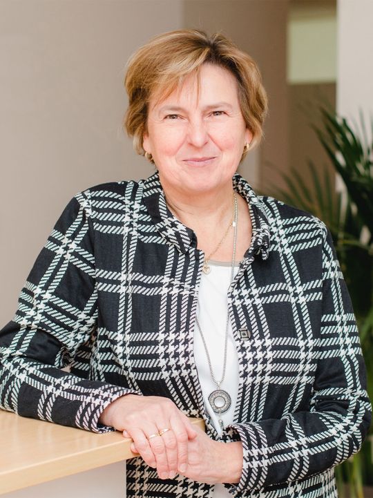 Dr. Monika Koidl